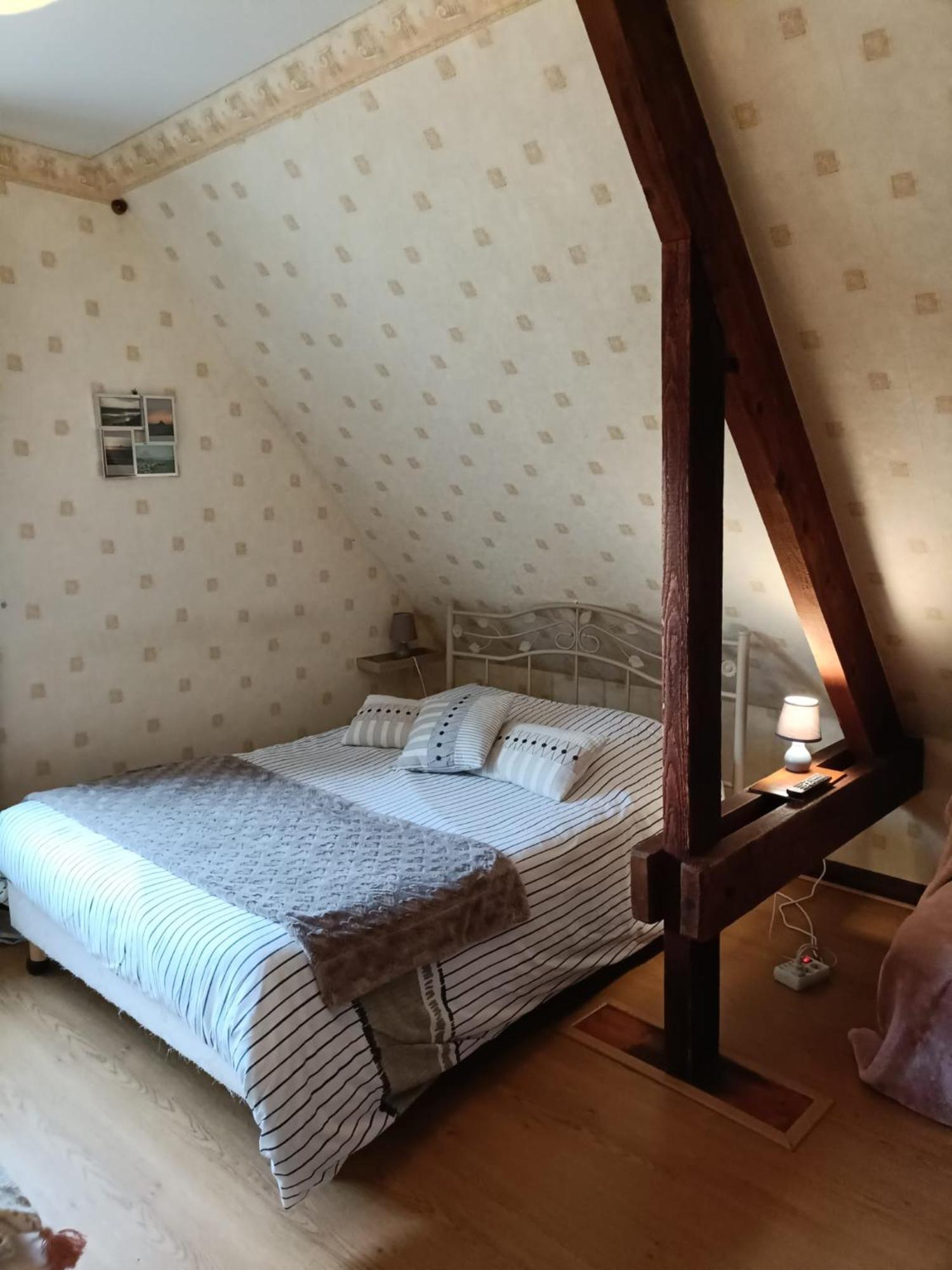 Maison d'hôtes Les Vallées Saint-Quentin-sur-le-Homme Habitación foto